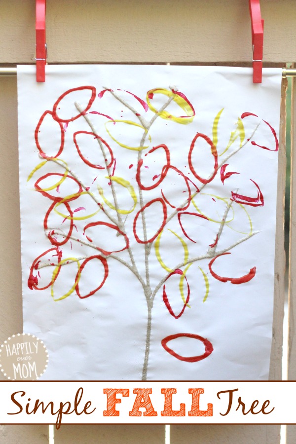 These trees are so easy to make for fall.  It's the perfect fall activity in the preschool classroom or at home!  It's open-ended so kids can make their tree however they'd like!
