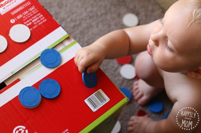 LOVE this simple baby activity ~ who knew this could be so entertaining?!